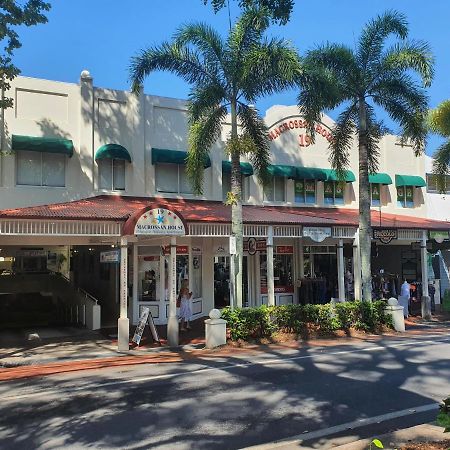 Macrossan House Boutique Holiday Apartments Port Douglas Ngoại thất bức ảnh
