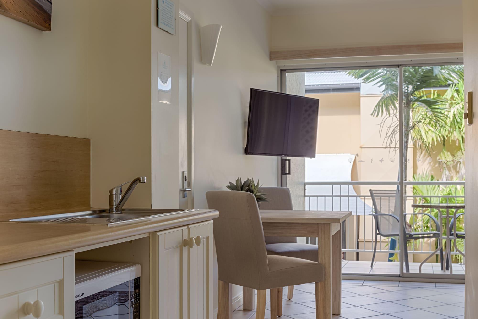 Macrossan House Boutique Holiday Apartments Port Douglas Ngoại thất bức ảnh
