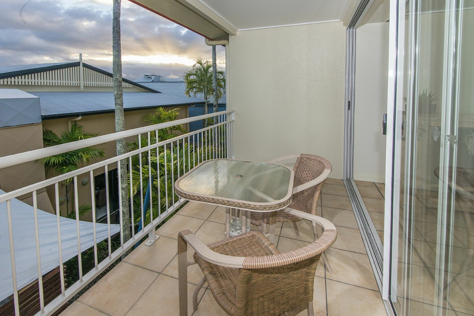 Macrossan House Boutique Holiday Apartments Port Douglas Ngoại thất bức ảnh